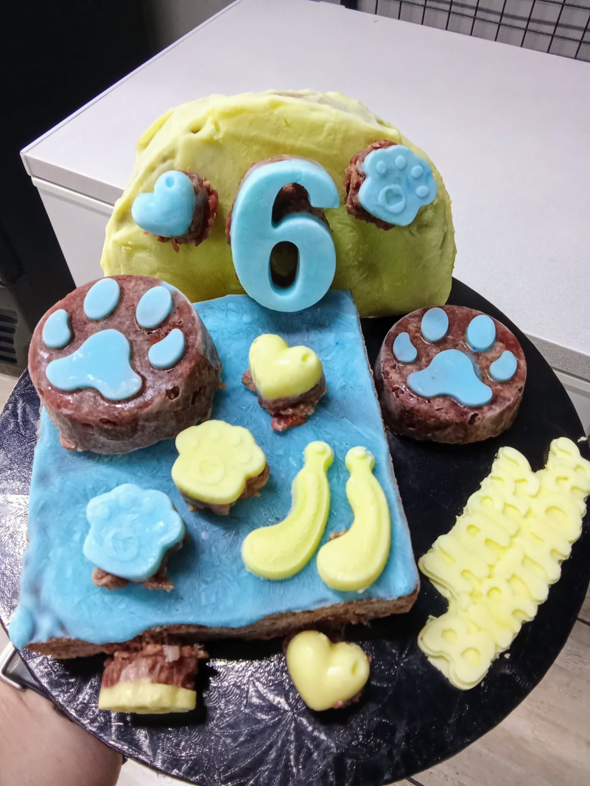raw cakes for dogs